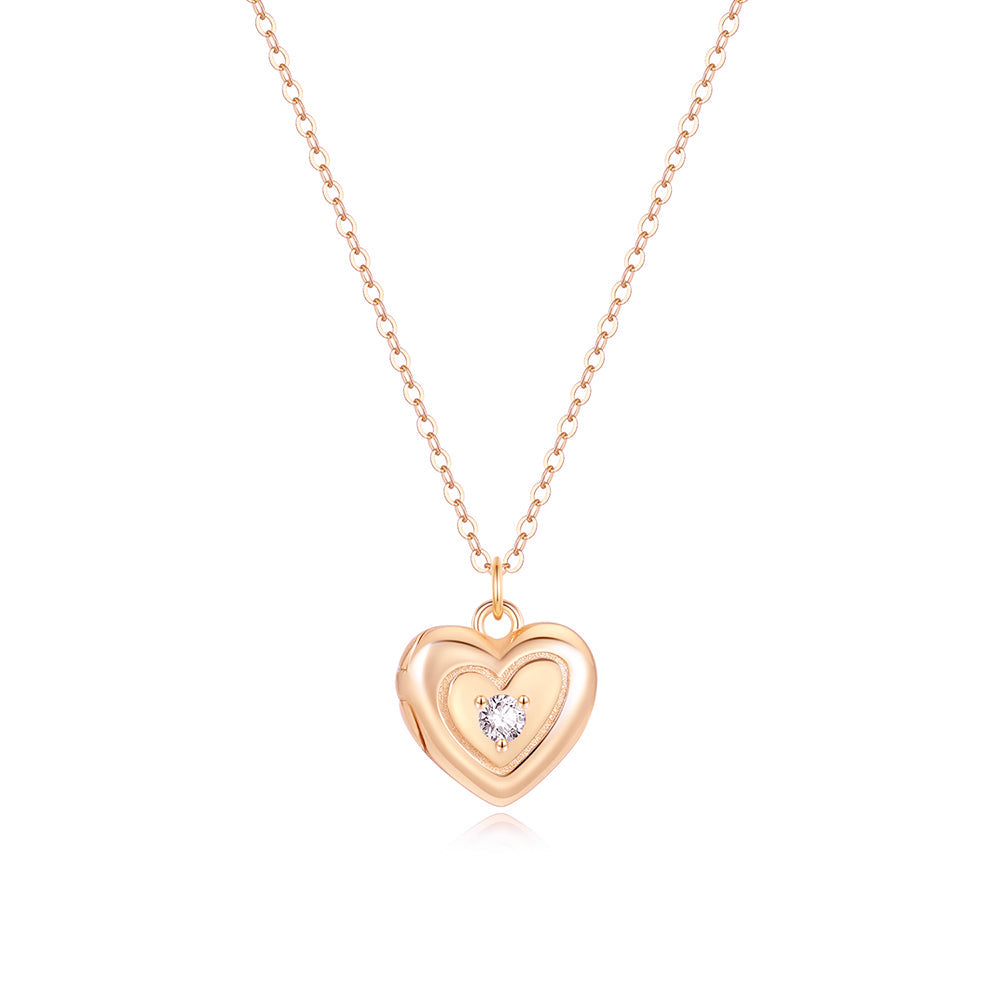 Colar Isabella com medalhão de coração