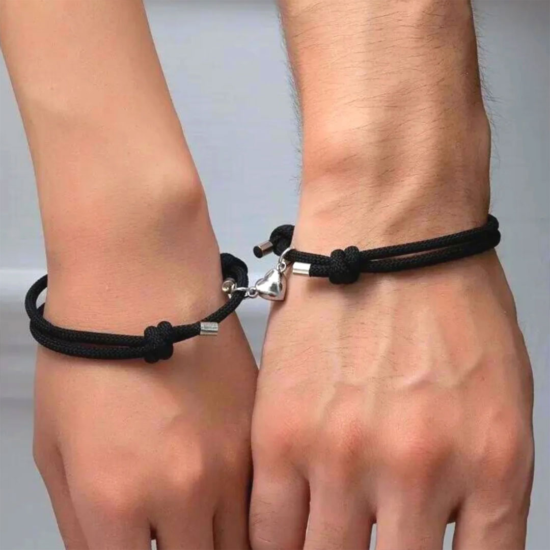 Pulseiras magnéticas com corações ❤️