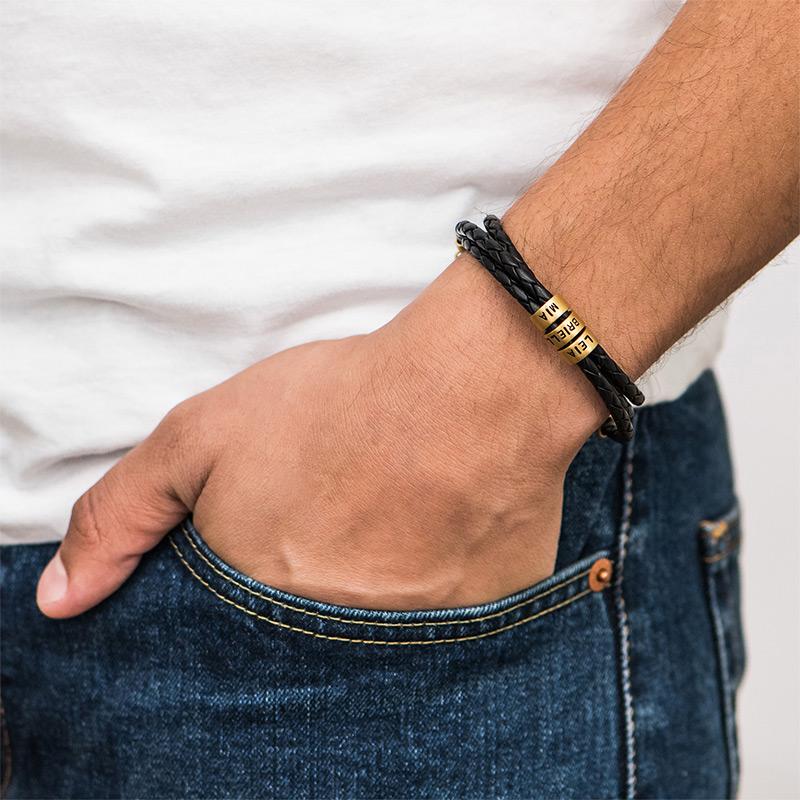 Bracelete Homem em Couro Preto – Personalizável com Acabamentos em Prateado ou Ouro