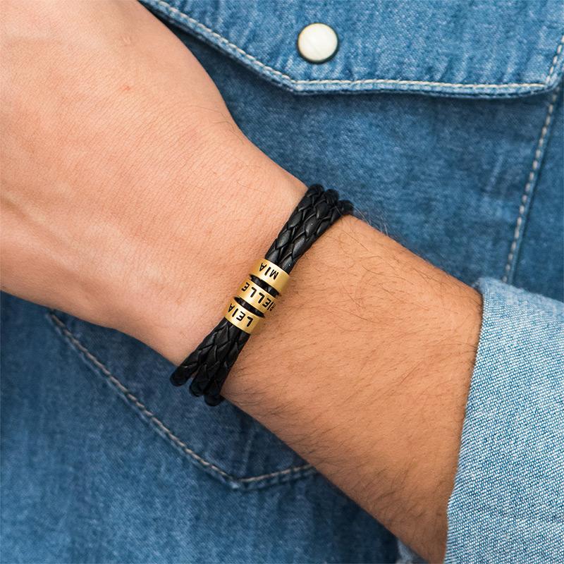 Bracelete Homem em Couro Preto – Personalizável com Acabamentos em Prateado ou Ouro